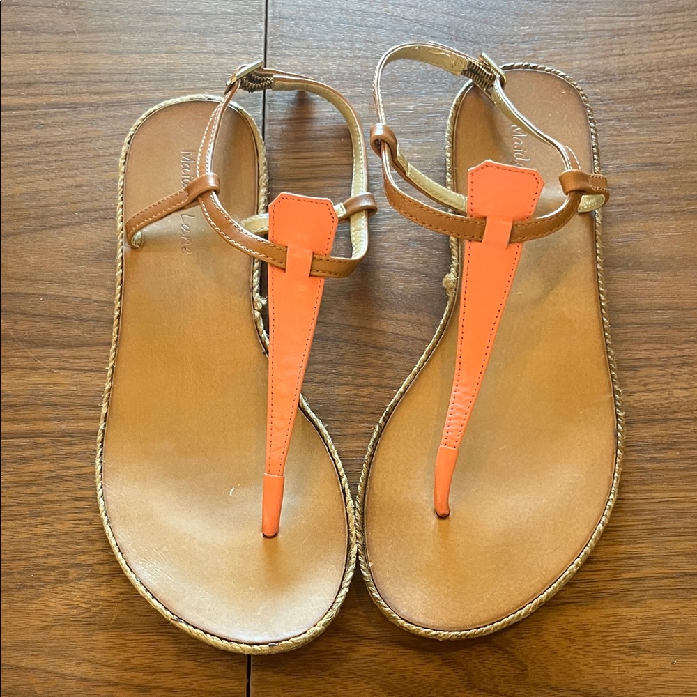 Maiden Lane size 8 coral and tan leather sandals